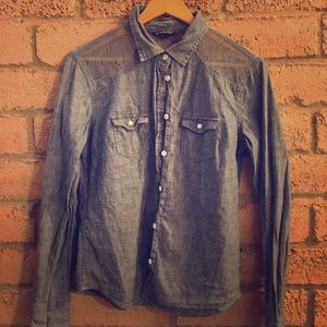 American Eagle Chambray Button Down w/ Lace Size M